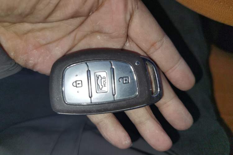 Used Hyundai Elantra (5th Generation / Langdong) 2016 1.6L Manual Luxury Model Vehicle Key