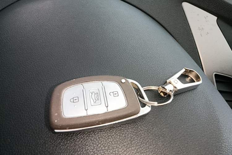 Used Hyundai Elantra (5th Generation / Langdong) 2016 1.6L Automatic Prestige Model Vehicle Key