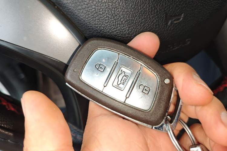 Used Hyundai Elantra (5th Generation / Langdong) 2016 1.6L Manual Luxury Model Vehicle Key