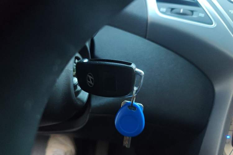 Used Hyundai Elantra (5th Generation / Langdong) 2016 1.6L Automatic Smart Version Vehicle Key