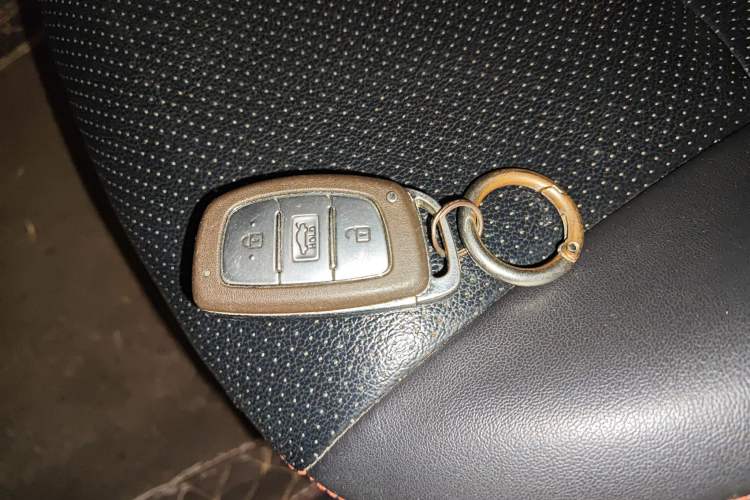 Used Hyundai Elantra (5th Generation / Langdong) 2016 1.6L Manual Luxury Model Vehicle Key