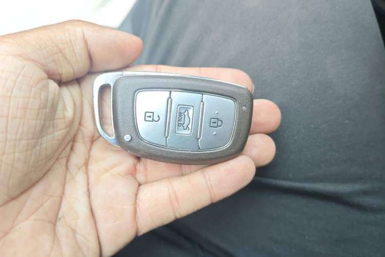 Used Hyundai Elantra (5th Generation / Langdong) 2016 1.6L Automatic Prestige Model Vehicle Key