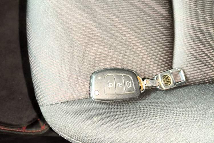 Used Hyundai Elantra (5th Generation / Langdong) 2016 1.6L Automatic Smart Version Vehicle Key