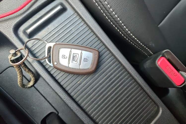 Used Hyundai Elantra (5th Generation / Langdong) 2016 1.6L Automatic Prestige Model Vehicle Key