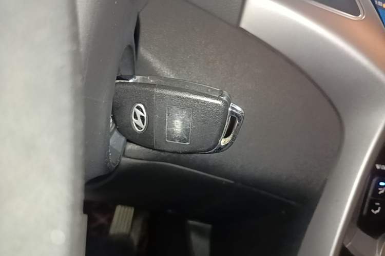 Used Hyundai Elantra (5th Generation / Langdong) 2016 1.6L Automatic Smart Version Vehicle Key