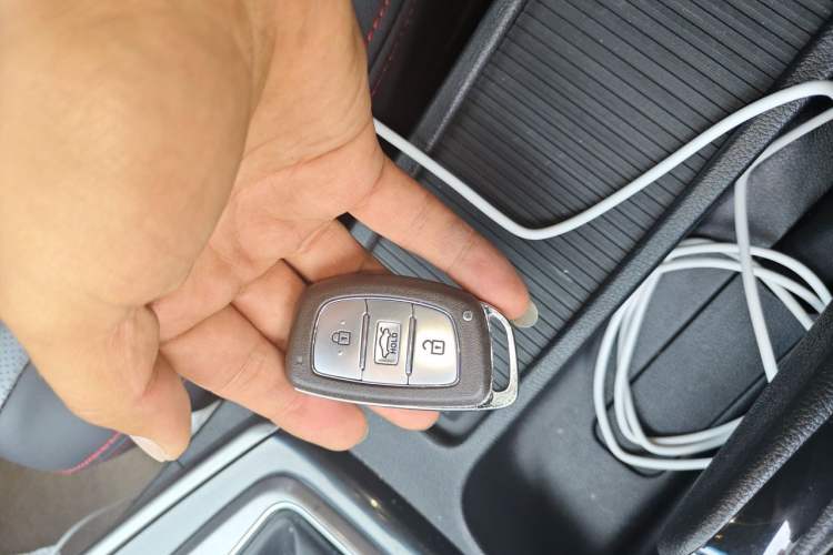 Used Hyundai Elantra (5th Generation / Langdong) 2016 1.6L Automatic Prestige Model Vehicle Key