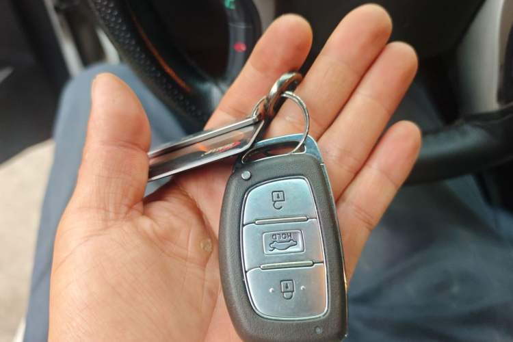 Used Hyundai Elantra (5th Generation / Langdong) 2016 1.6L Manual Luxury Model Vehicle Key
