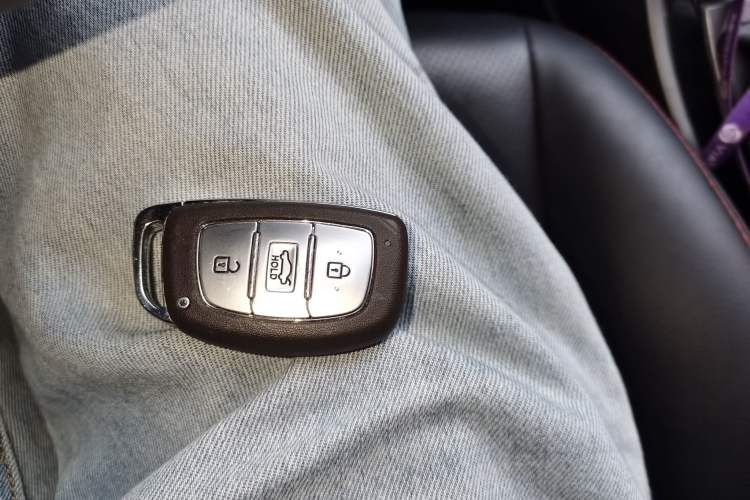 Used Hyundai Elantra (5th Generation / Langdong) 2016 1.6L Manual Luxury Model Vehicle Key