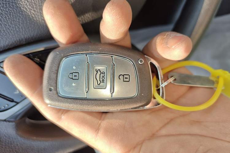 Used Hyundai Elantra (5th Generation / Langdong) 2016 1.6L Automatic Prestige Model Vehicle Key