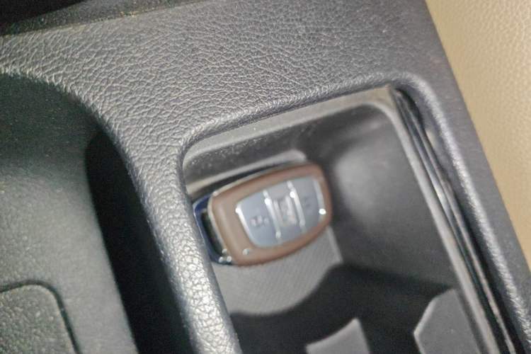 Used Hyundai Elantra (5th Generation / Langdong) 2016 1.6L Automatic Prestige Model Vehicle Key