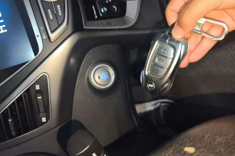 Used Hyundai Elantra (5th Generation / Langdong) 2016 1.6L Automatic Prestige Model Vehicle Key