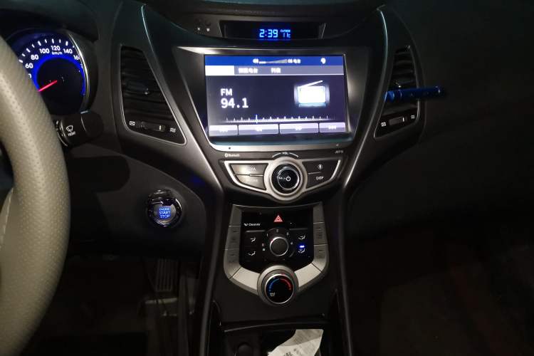 Used Hyundai Elantra (5th Generation / Langdong) 2016 1.6L Manual Luxury Model Audio And AC Panel