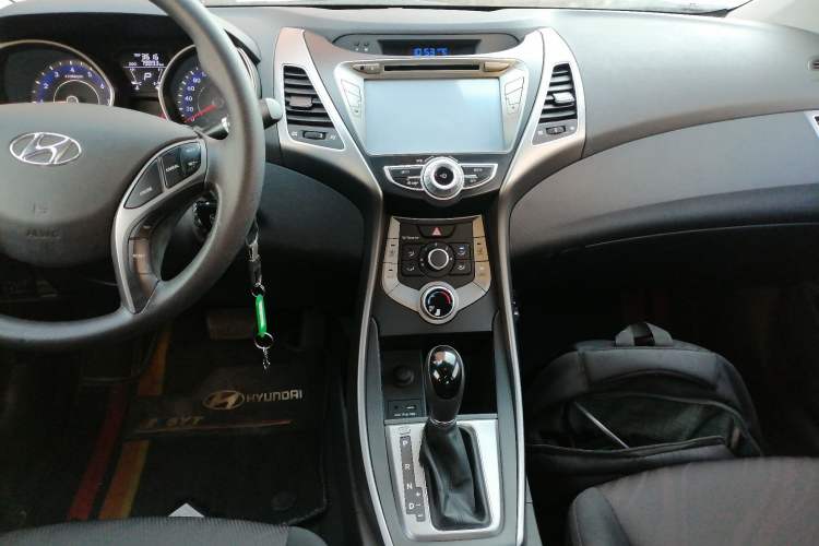 Used Hyundai Elantra (5th Generation / Langdong) 2016 1.6L Automatic Smart Version Audio And AC Panel