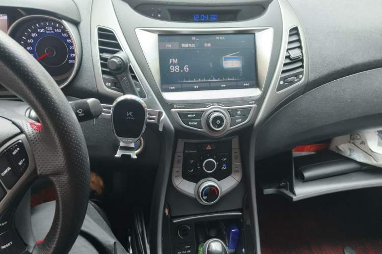 Used Hyundai Elantra (5th Generation / Langdong) 2016 1.6L Automatic Prestige Model Audio And AC Panel
