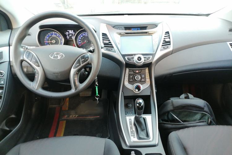 Used Hyundai Elantra (5th Generation / Langdong) 2016 1.6L Automatic Smart Version Center Console