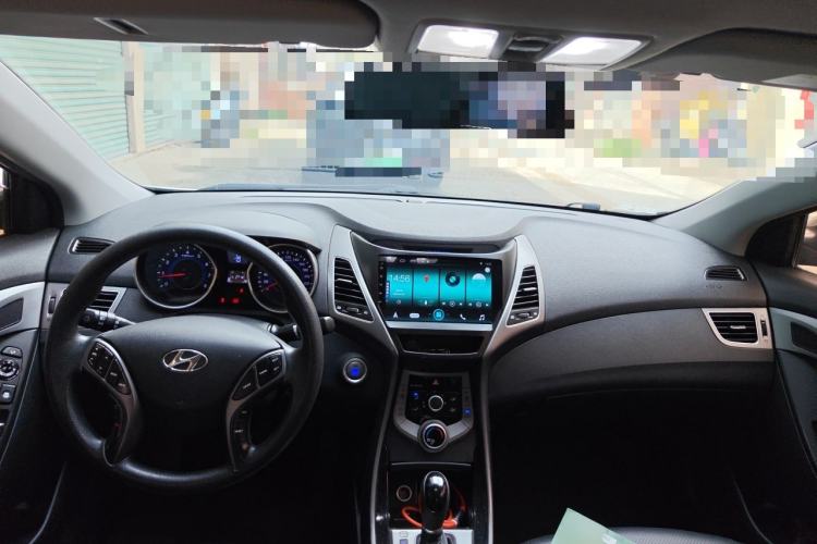 Used Hyundai Elantra (5th Generation / Langdong) 2016 1.6L Automatic Prestige Model Center Console