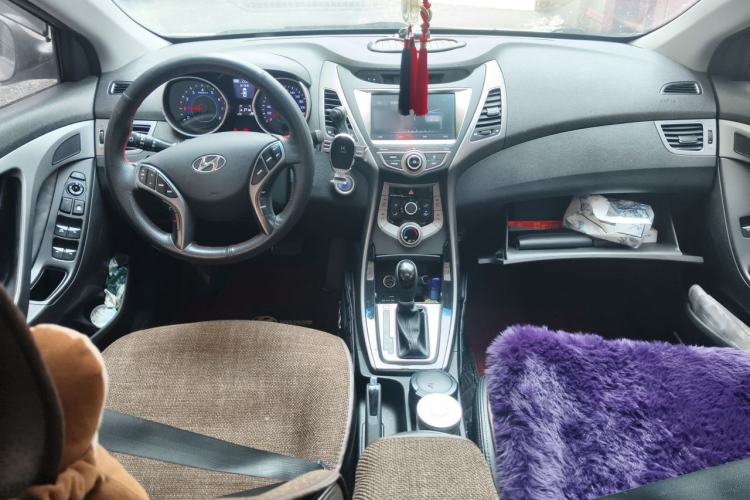Used Hyundai Elantra (5th Generation / Langdong) 2016 1.6L Automatic Prestige Model Center Console