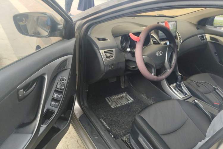 Used Hyundai Elantra (5th Generation / Langdong) 2016 1.6L Automatic Smart Version Driver Seat