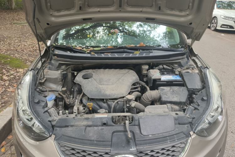 Used Hyundai Elantra (5th Generation / Langdong) 2016 1.6L Automatic Prestige Model Engine Bay