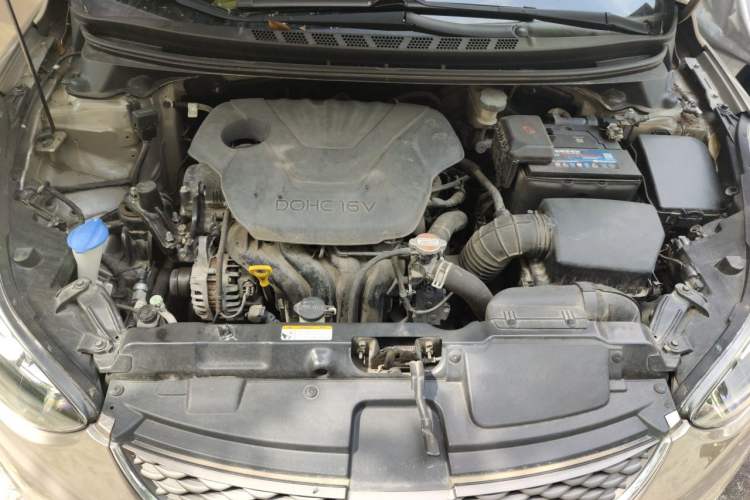 Used Hyundai Elantra (5th Generation / Langdong) 2016 1.6L Manual Luxury Model Engine Bay