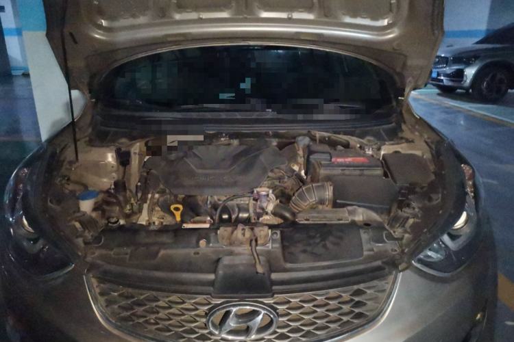 Used Hyundai Elantra (5th Generation / Langdong) 2016 1.6L Manual Luxury Model Engine Bay