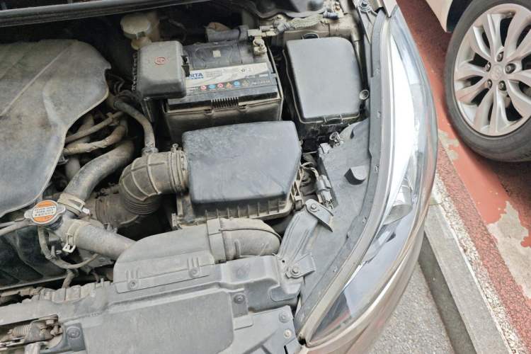 Used Hyundai Elantra (5th Generation / Langdong) 2016 1.6L Manual Luxury Model Engine Bay Left