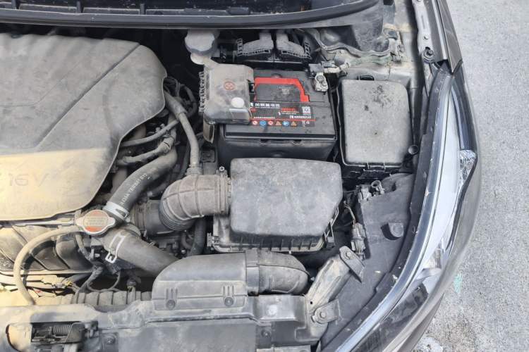 Used Hyundai Elantra (5th Generation / Langdong) 2016 1.6L Automatic Prestige Model Engine Bay Left