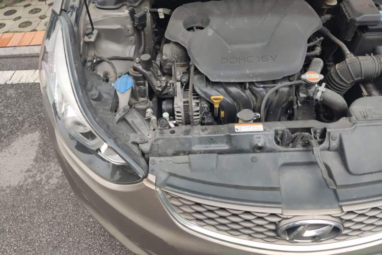Used Hyundai Elantra (5th Generation / Langdong) 2016 1.6L Automatic Prestige Model Engine Bay Right