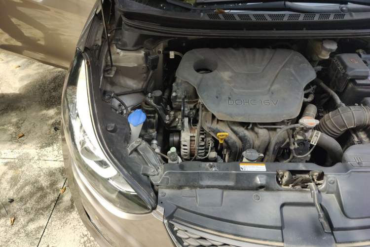 Used Hyundai Elantra (5th Generation / Langdong) 2016 1.6L Manual Luxury Model Engine Bay Right
