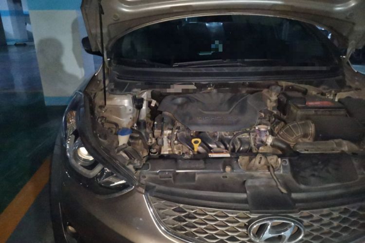 Used Hyundai Elantra (5th Generation / Langdong) 2016 1.6L Manual Luxury Model Engine Bay Right