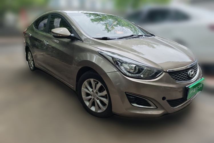 Used Hyundai Elantra (5th Generation / Langdong) 2016 1.6L Manual Luxury Model Front Right 45 Deg