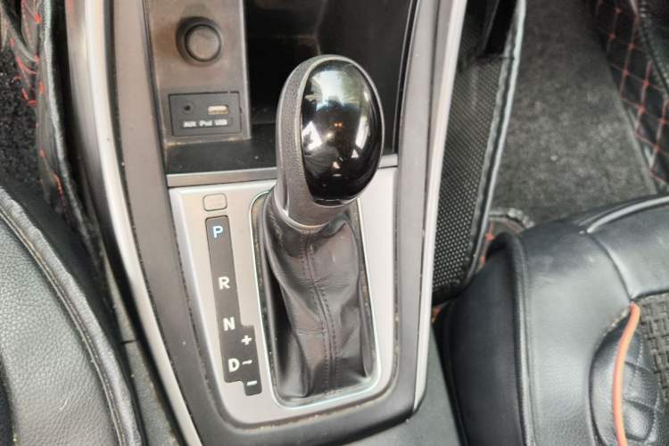 Used Hyundai Elantra (5th Generation / Langdong) 2016 1.6L Automatic Smart Version Gear Lever