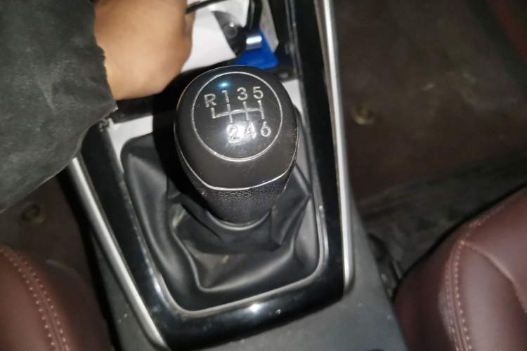 Used Hyundai Elantra (5th Generation / Langdong) 2016 1.6L Manual Luxury Model Gear Lever