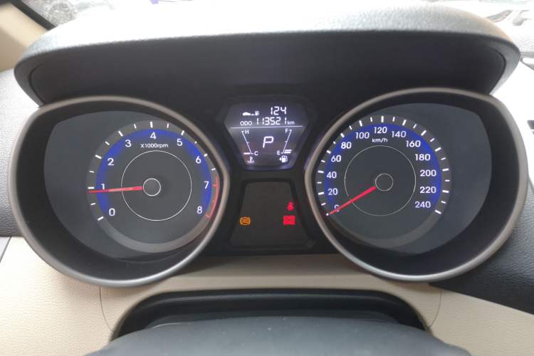 Used Hyundai Elantra (5th Generation / Langdong) 2016 1.6L Automatic Smart Version Instrument Cluster