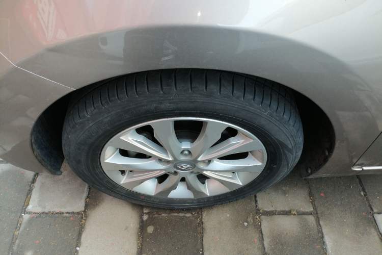 Used Hyundai Elantra (5th Generation / Langdong) 2016 1.6L Automatic Smart Version Left Front Wheel Hub