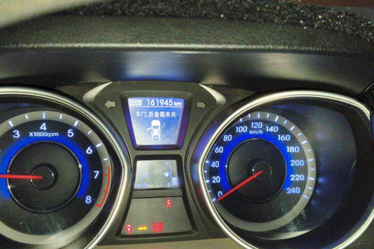 Used Hyundai Elantra (5th Generation / Langdong) 2016 1.6L Manual Luxury Model Odometer Close Up