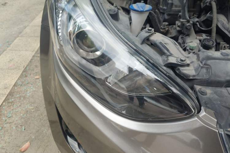 Used Hyundai Elantra (5th Generation / Langdong) 2016 1.6L Automatic Smart Version Right Front Headlight