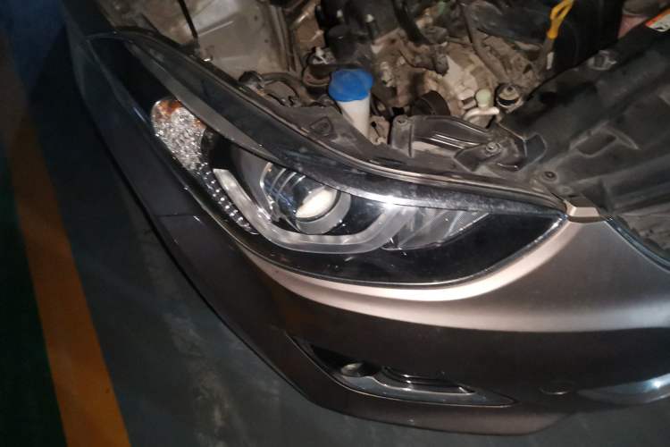 Used Hyundai Elantra (5th Generation / Langdong) 2016 1.6L Manual Luxury Model Right Front Headlight