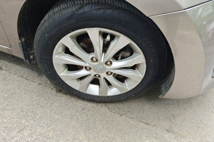 Used Hyundai Elantra (5th Generation / Langdong) 2016 1.6L Manual Luxury Model Right Front Wheel Hub