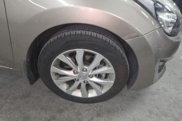 Used Hyundai Elantra (5th Generation / Langdong) 2016 1.6L Automatic Prestige Model Right Front Wheel Hub