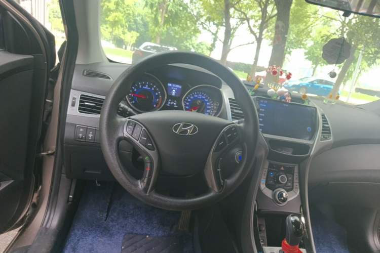 Used Hyundai Elantra (5th Generation / Langdong) 2016 1.6L Automatic Prestige Model Steering Wheel