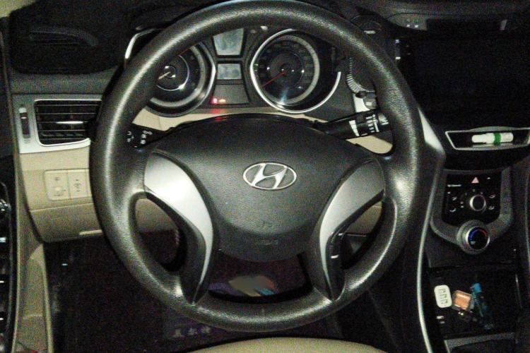 Used Hyundai Elantra (5th Generation / Langdong) 2016 1.6L Manual Luxury Model Steering Wheel