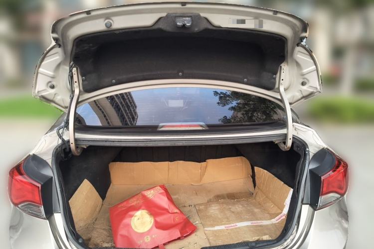 Used Hyundai Elantra (5th Generation / Langdong) 2016 1.6L Automatic Smart Version Trunk