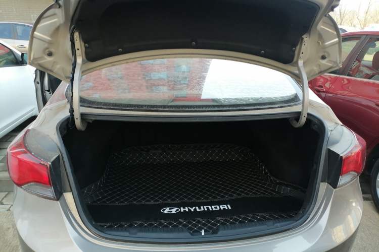 Used Hyundai Elantra (5th Generation / Langdong) 2016 1.6L Automatic Smart Version Trunk