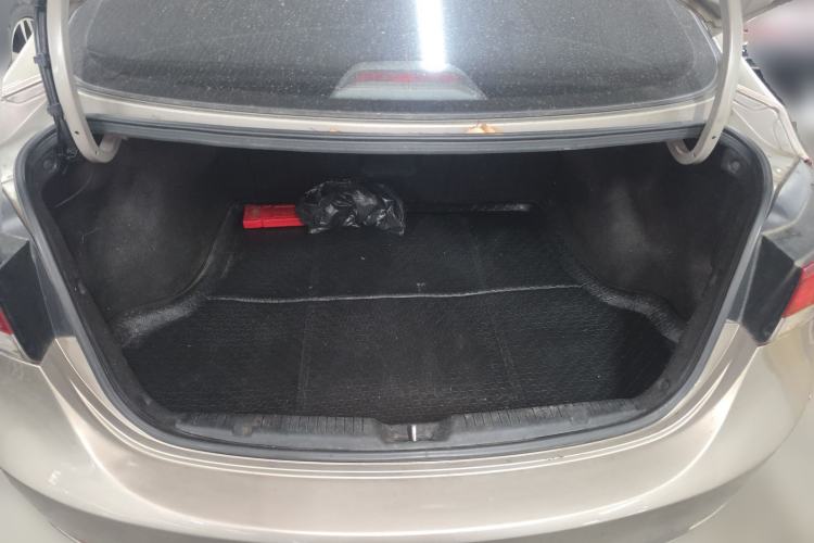 Used Hyundai Elantra (5th Generation / Langdong) 2016 1.6L Automatic Prestige Model Trunk