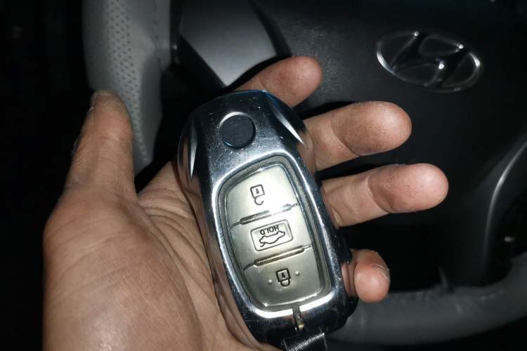 Used Hyundai Elantra (5th Generation / Langdong) 2016 1.6L Manual Luxury Model Vehicle Key