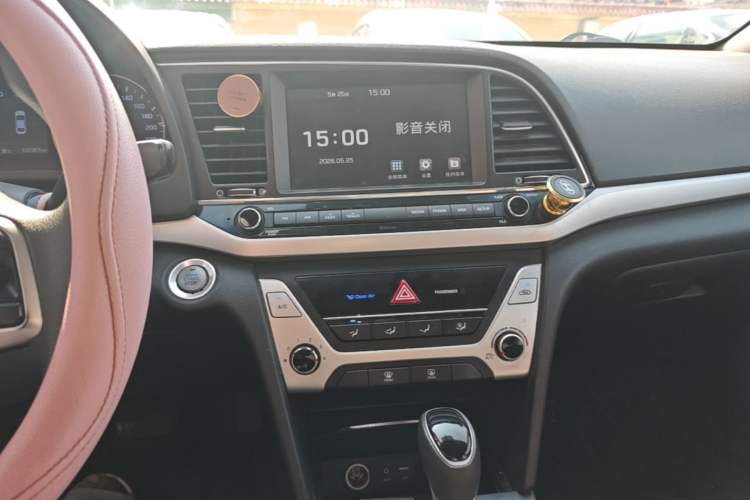 Used Hyundai Elantra (6th Generation / Lingdong) 2016 1.6L Automatic ZhiXuan – Elite Version Audio And AC Panel