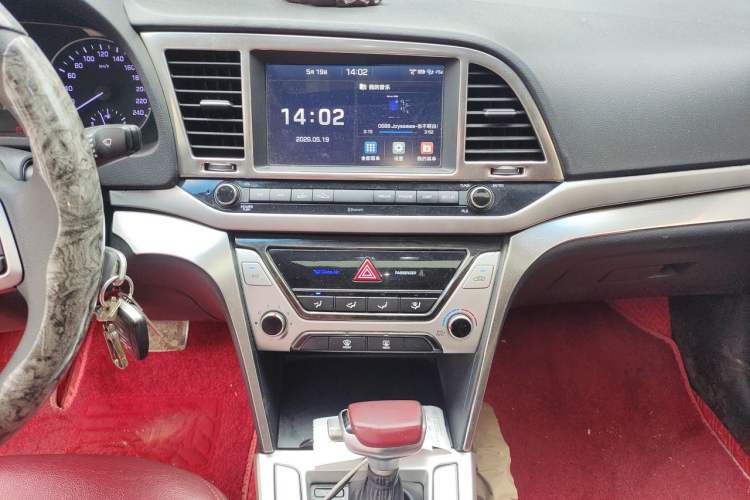 Used Hyundai Elantra (6th Generation / Lingdong) 2016 1.6L Automatic ZhiXuan – Elite Version Audio And AC Panel