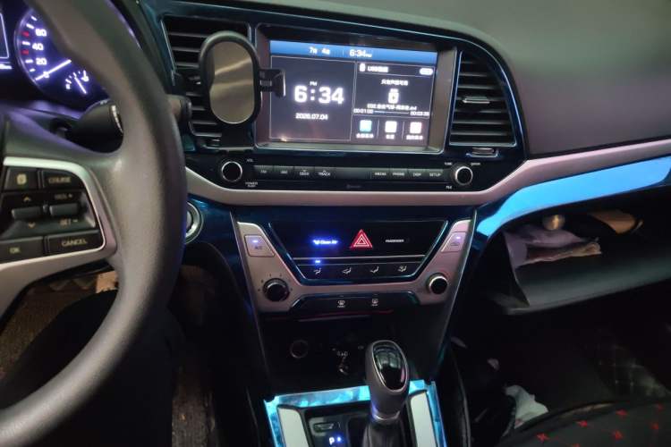 Used Hyundai Elantra (6th Generation / Lingdong) 2016 1.6L Automatic ZhiXuan – Elite Version Audio And AC Panel
