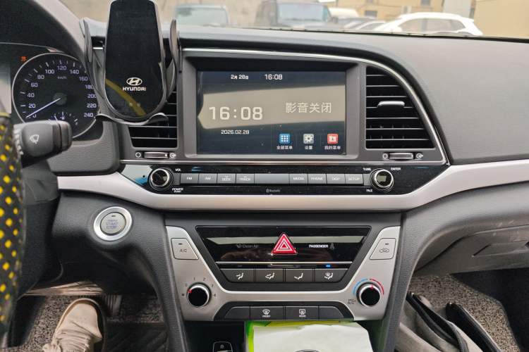 Used Hyundai Elantra (6th Generation / Lingdong) 2016 1.6L Automatic ZhiXuan – Elite Version Audio And AC Panel